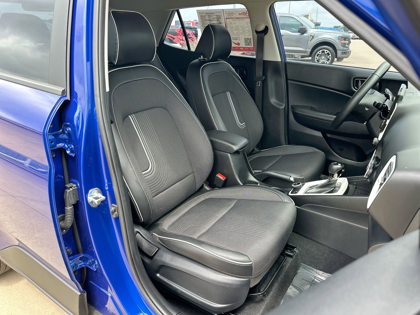Used 2025 Intense Blue Hyundai Limited image 24
