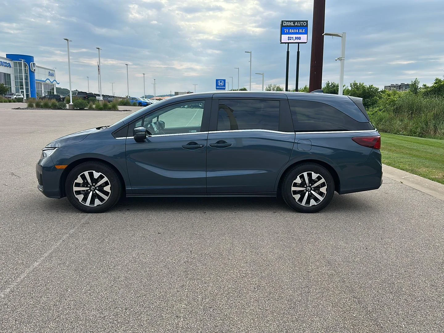 Used 2025 Smoke Blue Pearl Honda EX-L image 6