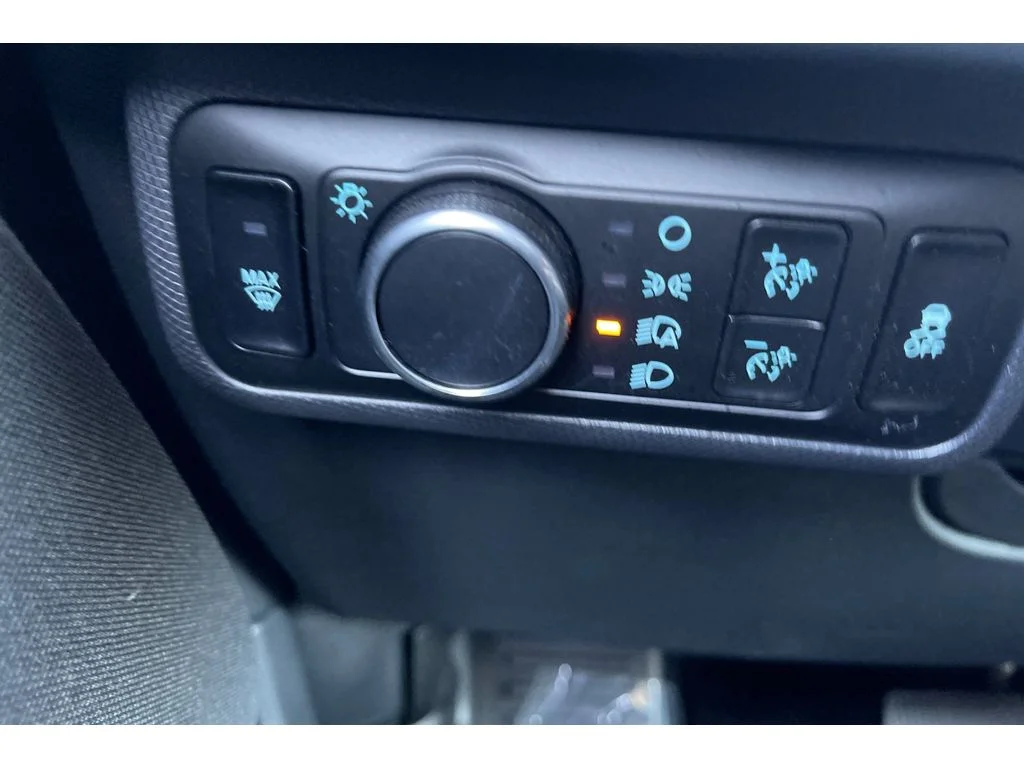 Used 2023 Grabber Blue Metallic Ford Select image 39