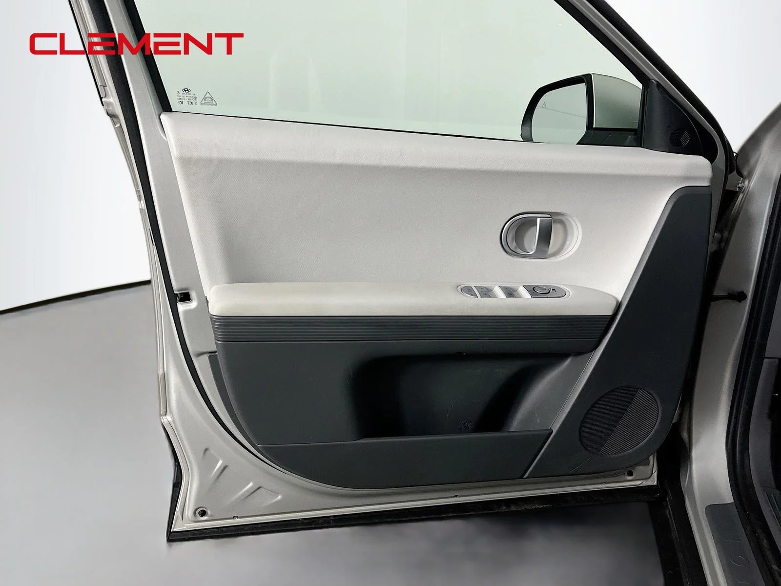 Used 2024 Gold Hyundai SEL image 27