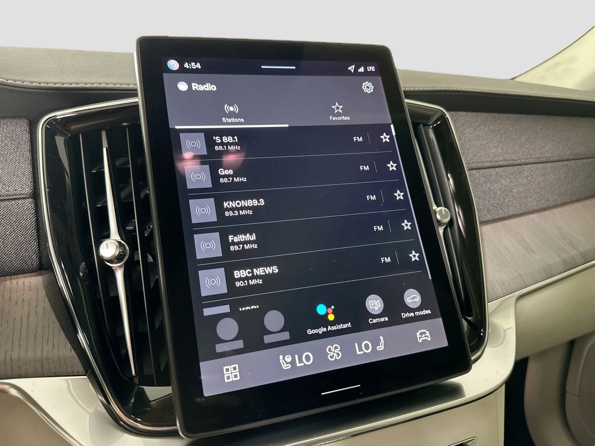 New 2026 White Volvo B6 Ultra image 13