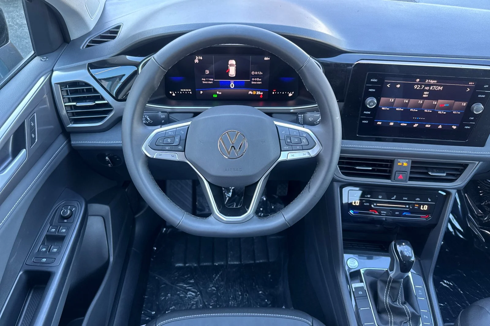 New 2026 Black Volkswagen 1.5T SE Black image 14