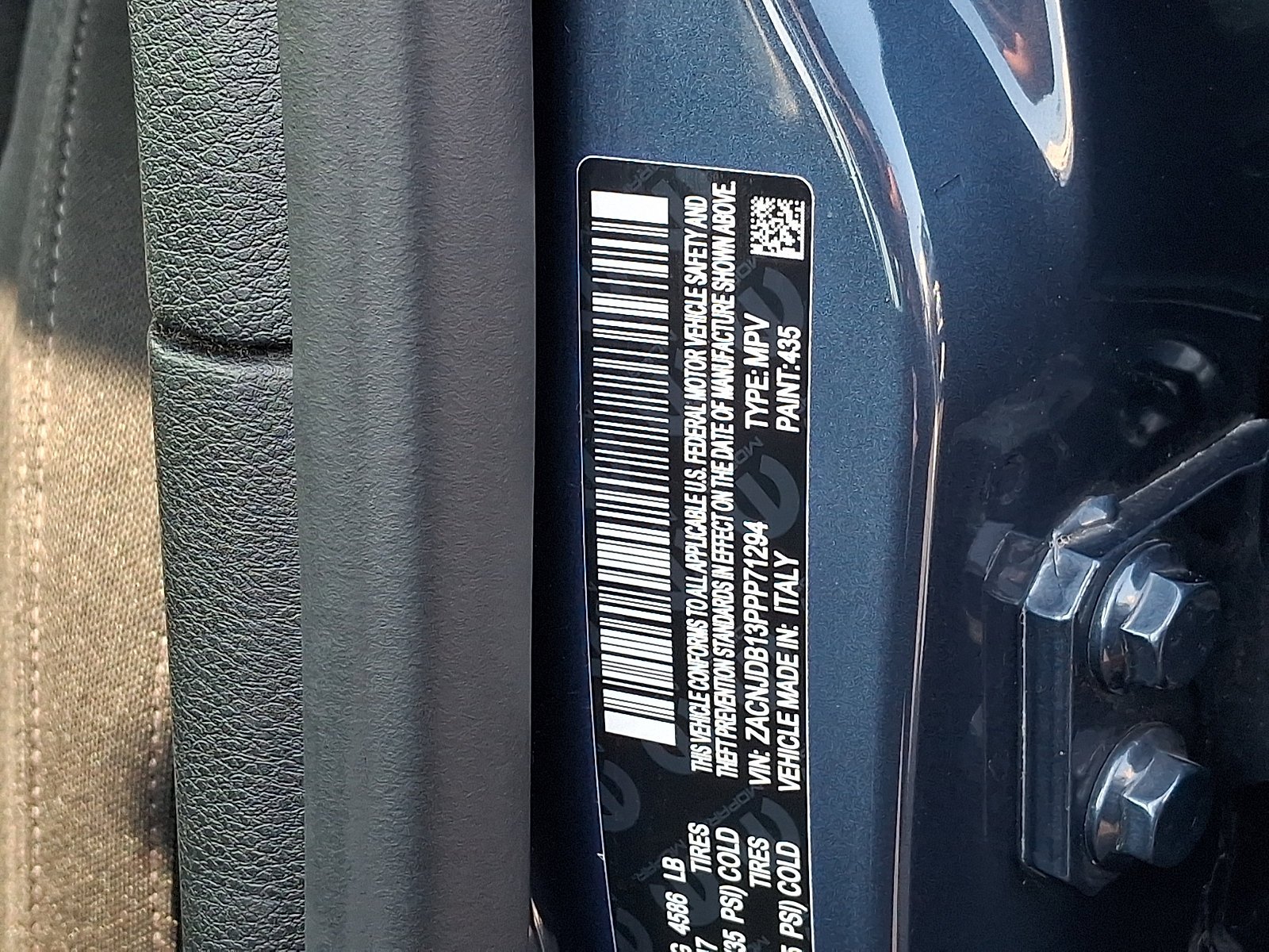 Used 2023 Slate Blue Pearlcoat Jeep Latitude image 25