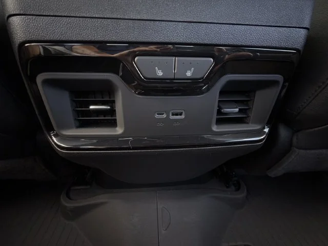 2026 Chevrolet Silverado 2500 HD ZR2 - Photo 22