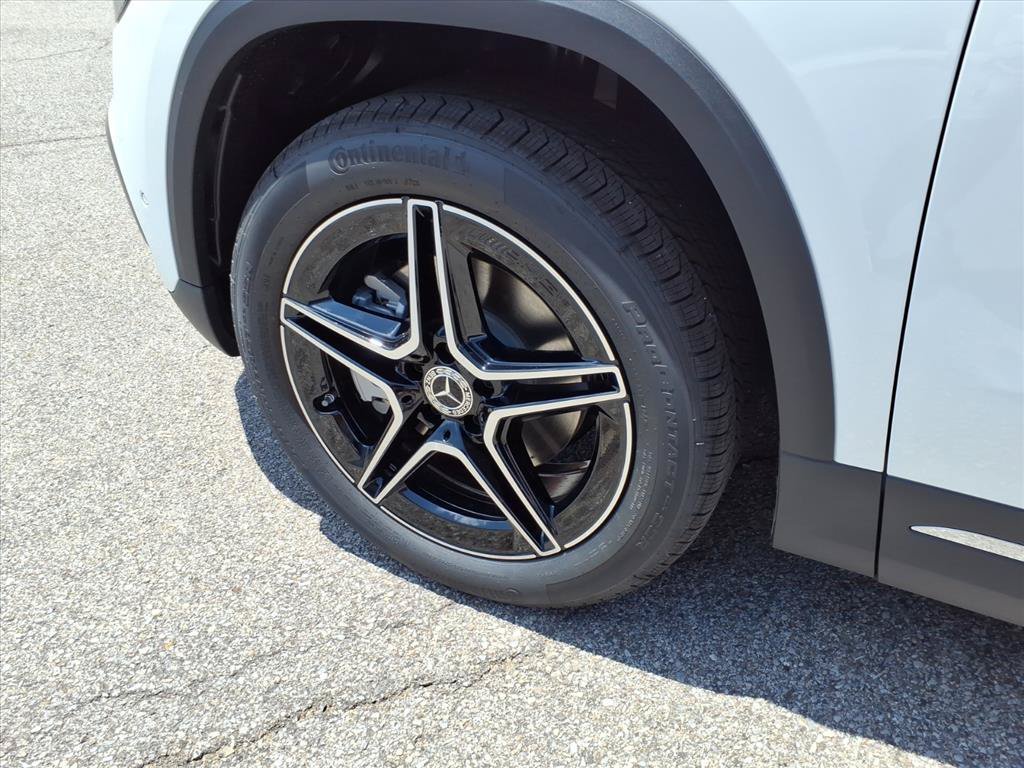 New 2026 Polar White Mercedes-Benz GLA 250 image 9
