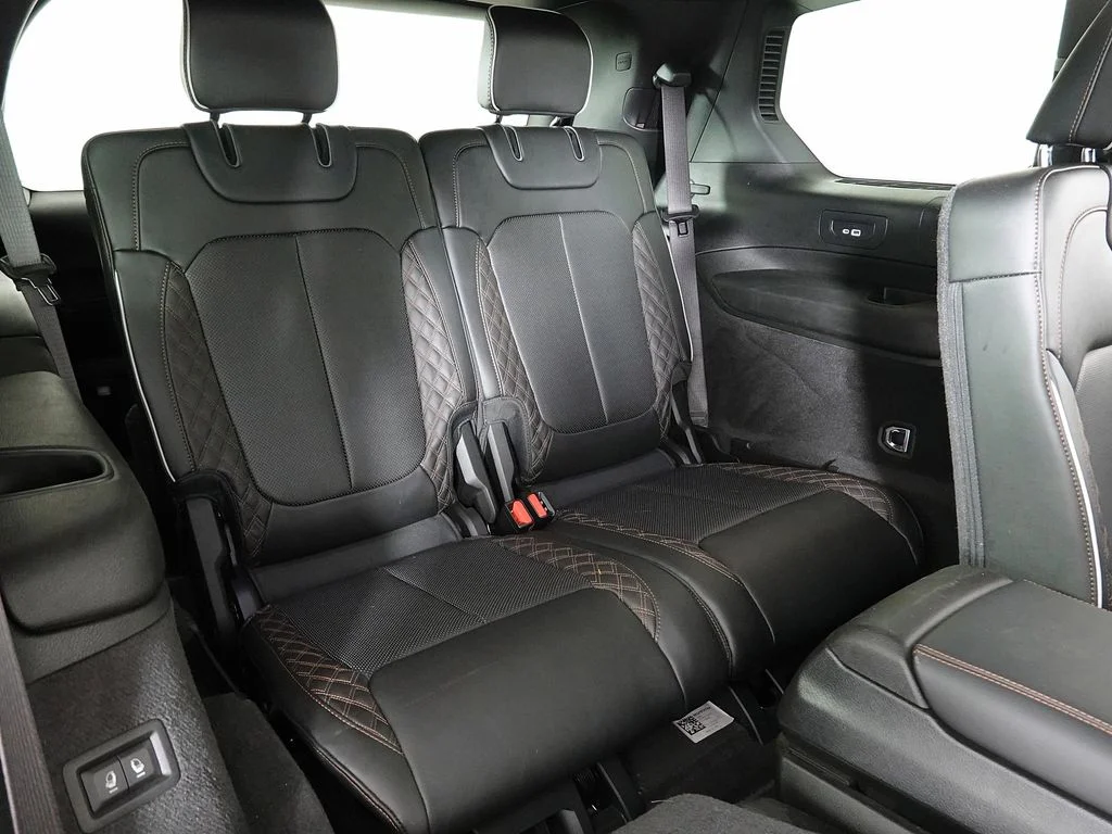 Used 2021 Red Jeep Summit image 21