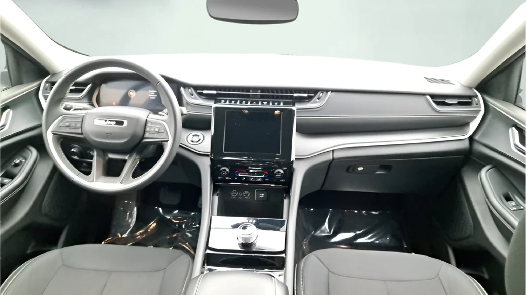 Used 2023 White Jeep Laredo image 17