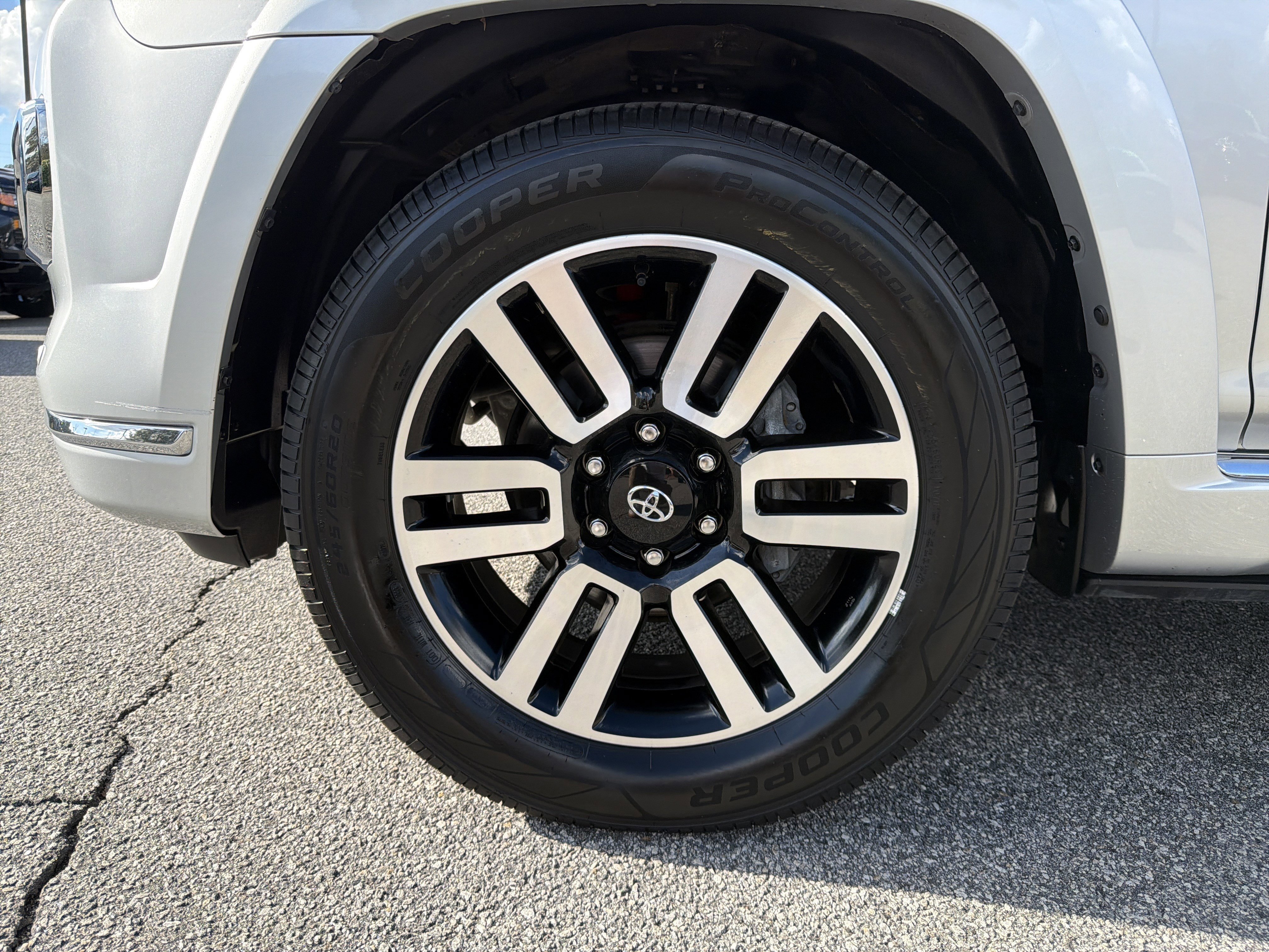 2022 Toyota 4Runner Limited - Photo 23