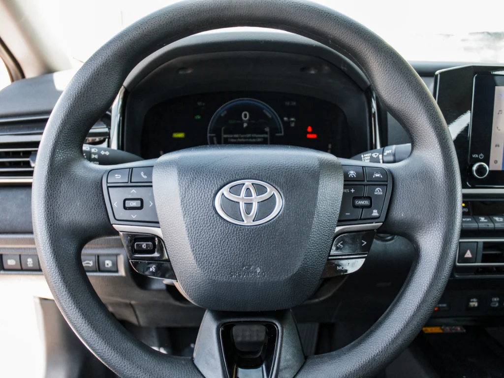 Used 2025 Wind Chill Pearl Toyota XSE image 11