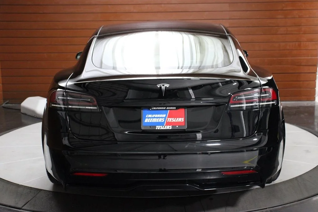 Used 2022 Solid Black Tesla Base image 9