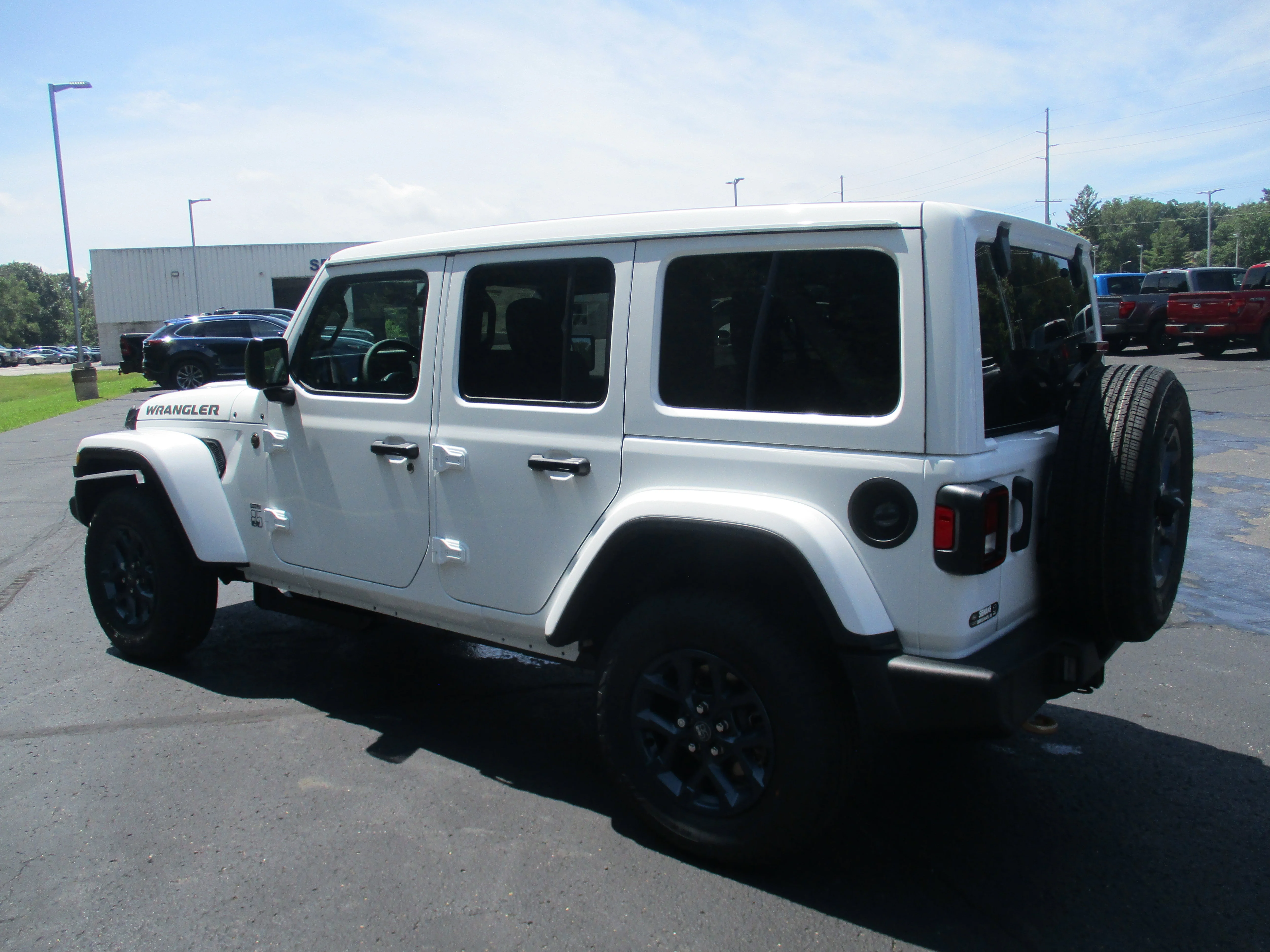 New 2026 Bright White Clear-Coat Exterior Paint Jeep 85th Anniversary image 32