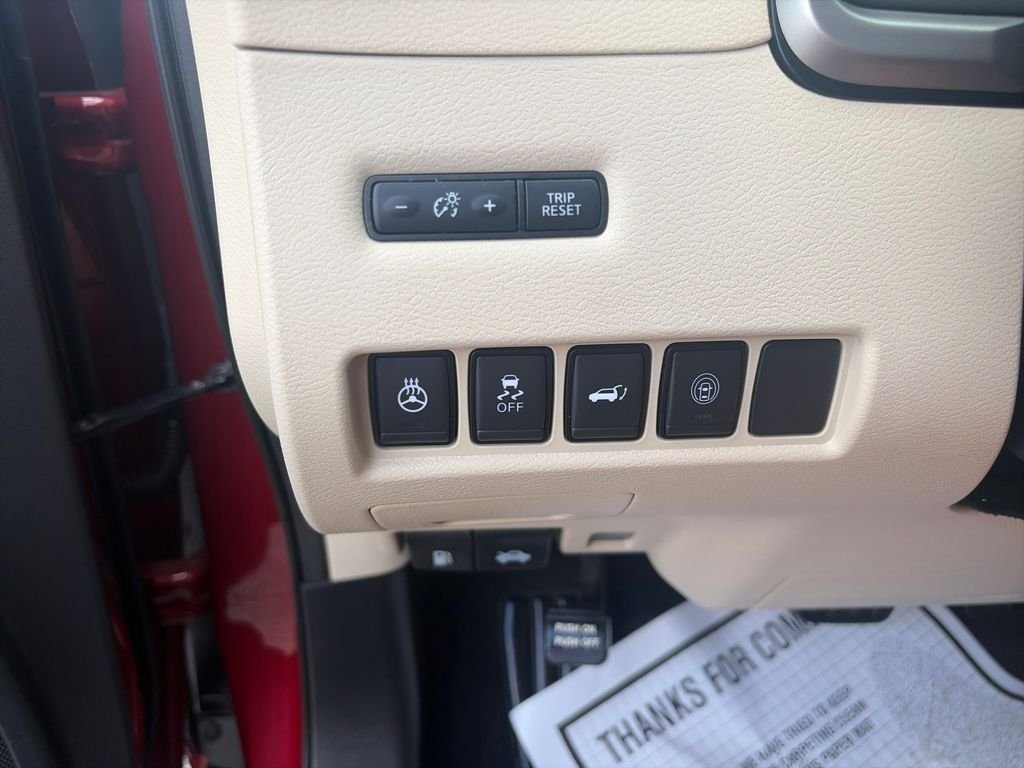 Used 2020 Cayenne Red Metallic Nissan Platinum image 34