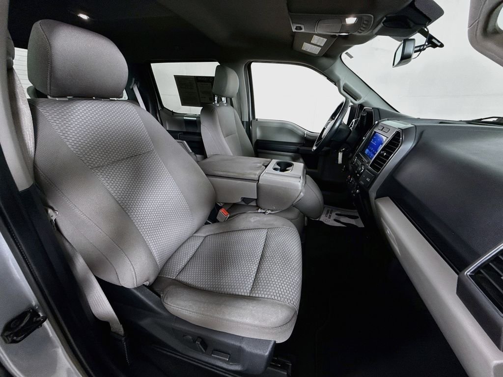Used 2020 Magnetic Metallic Ford XLT image 27