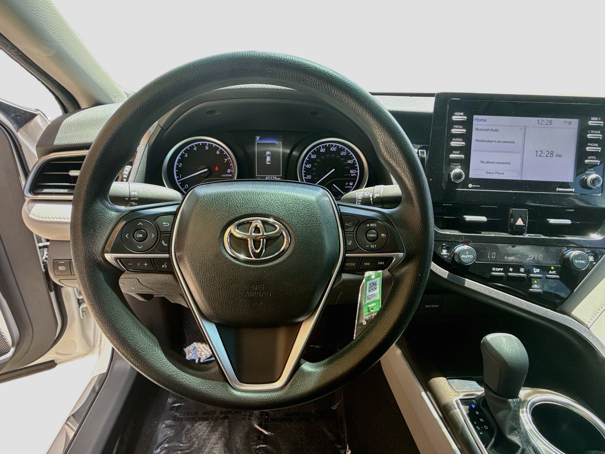 Used 2023 Ice Toyota LE image 8