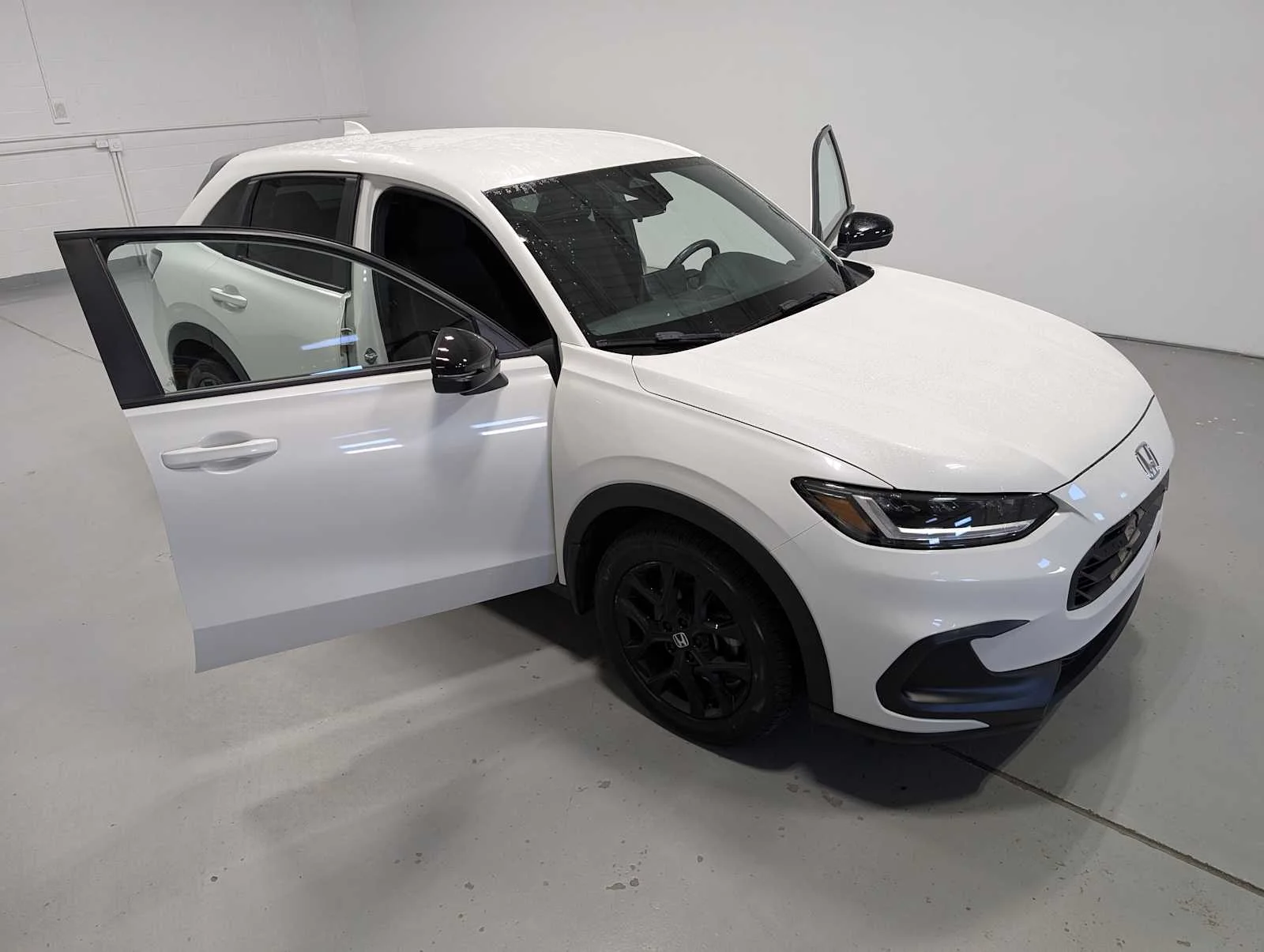 Certified Used 2024 Platinum White Pearl Honda Sport image 14