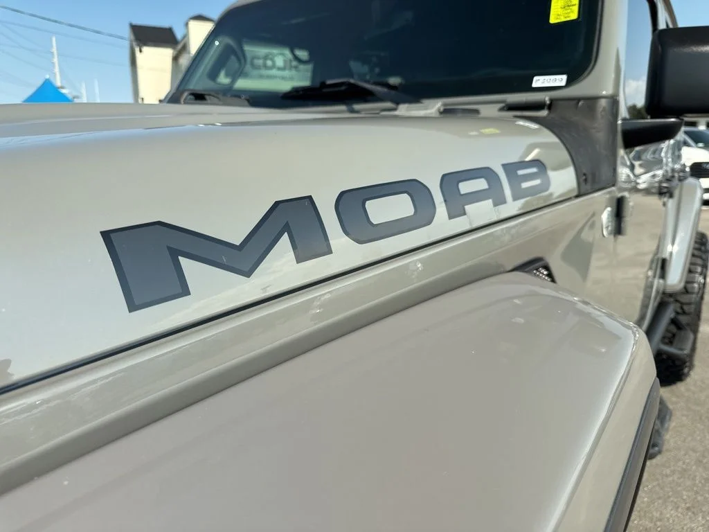 Used 2018 Gray Jeep Unlimited Sahara image 20