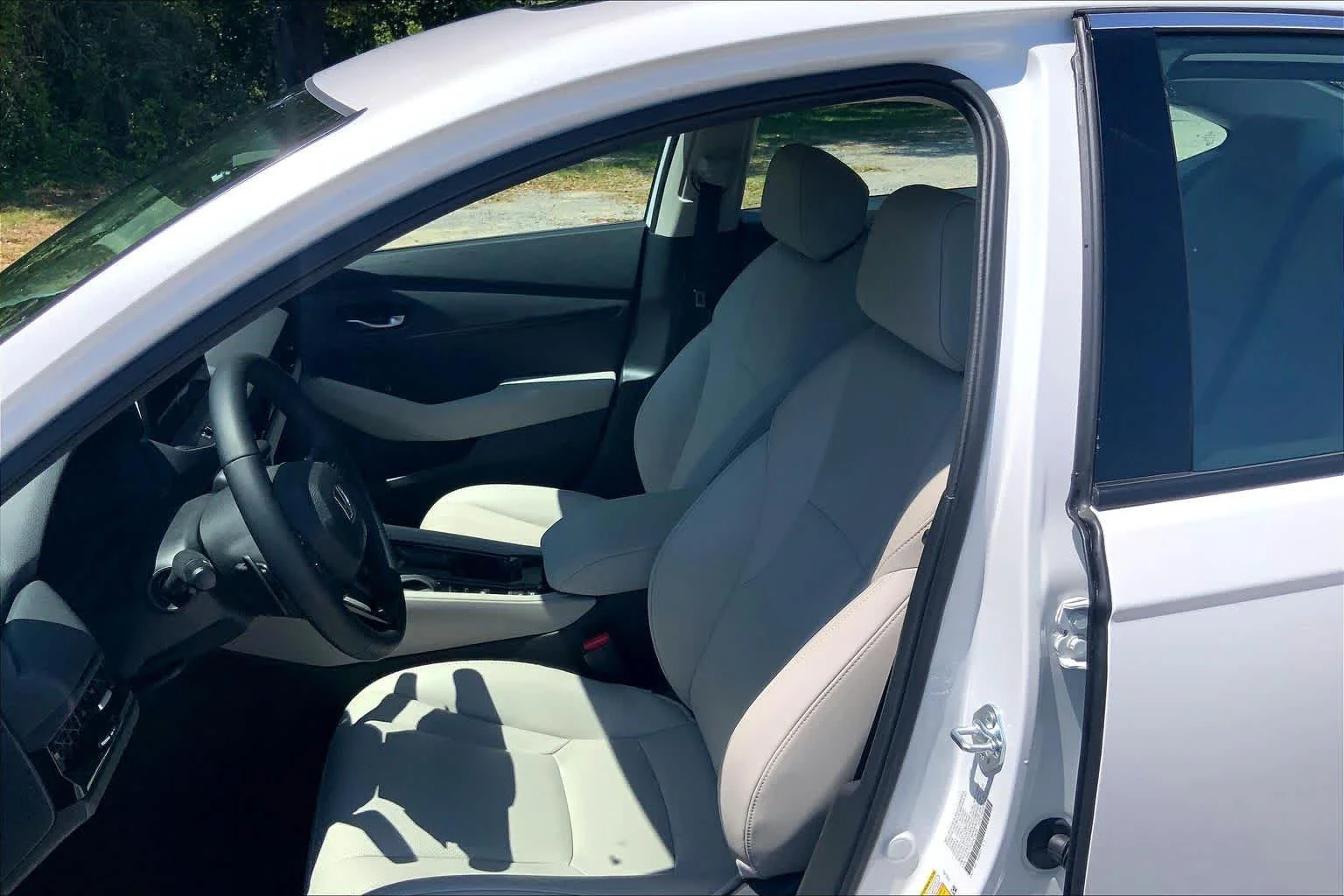 Used 2026 Platinum White Pearl Honda EX-L image 8