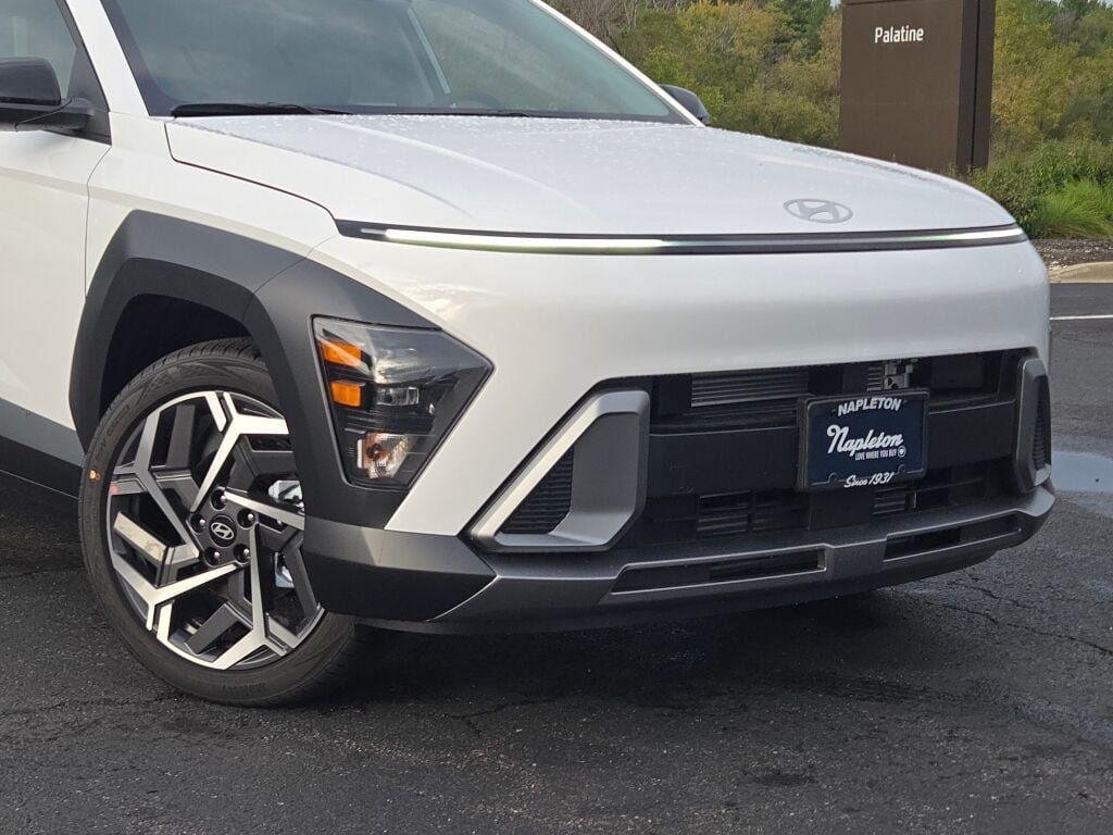 New 2026 Atlas White Hyundai SEL Premium FWD image 2