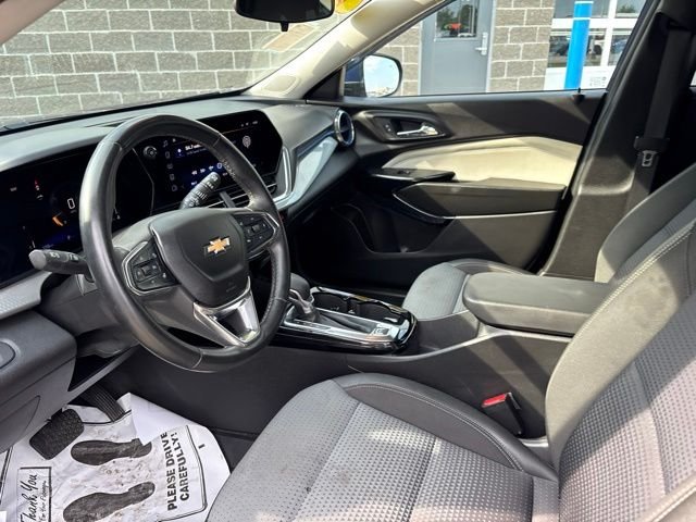 Used 2024 Blue Glow Metallic Chevrolet LT image 16