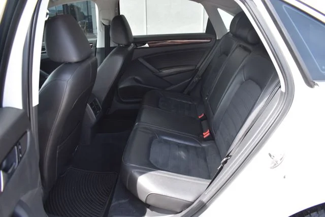 Used 2013 White Volkswagen TDI SEL Premium image 15