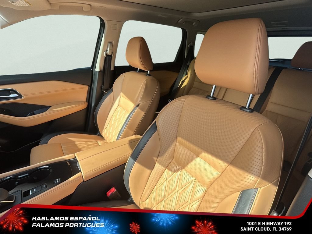 Used 2023 Black Nissan Platinum FWD image 16