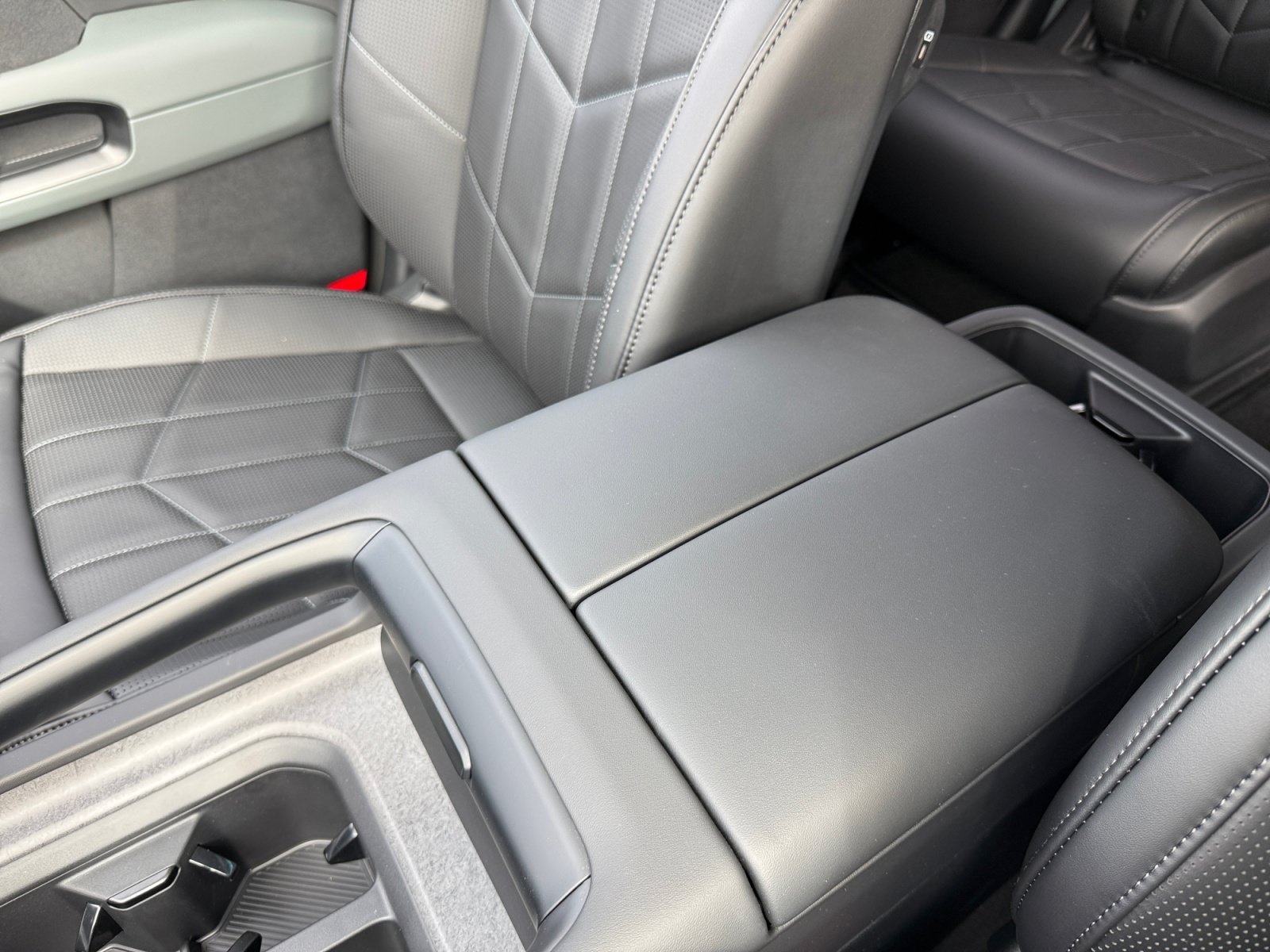 New 2027 Glacial White Pearl Kia X-LINE SX image 14