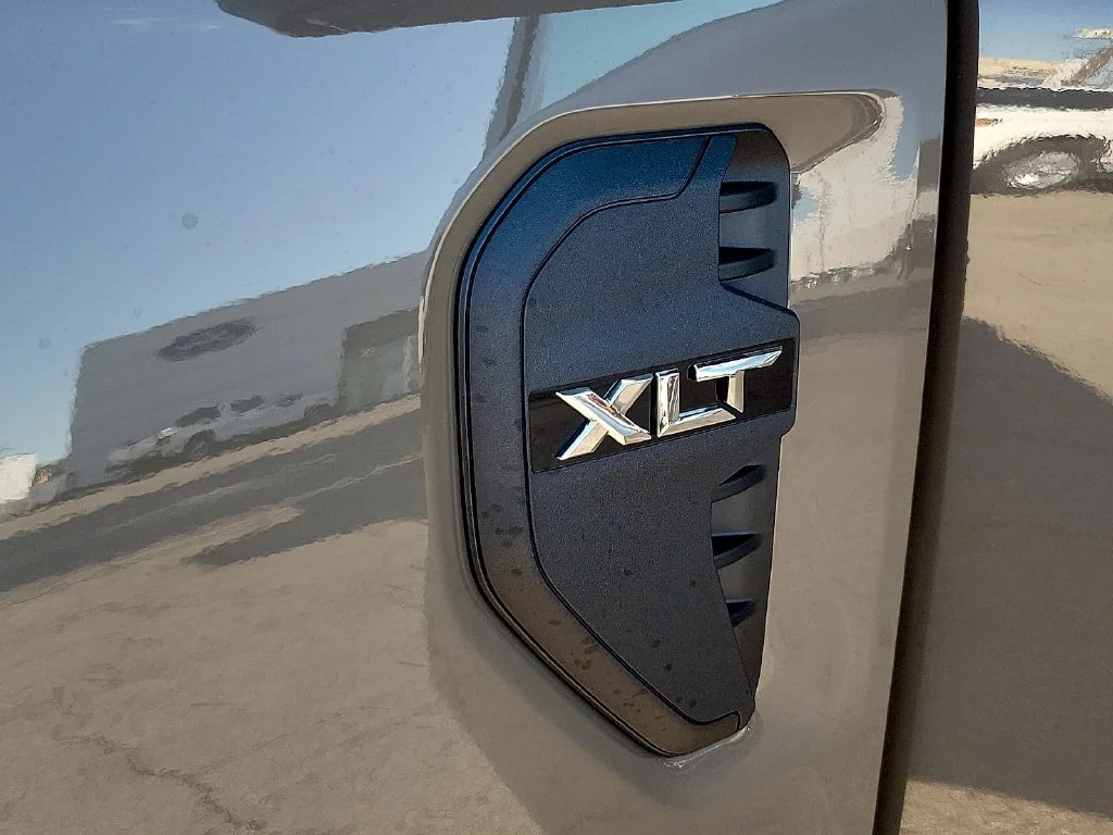 New 2026 Marsh Gray Ford XLT image 8
