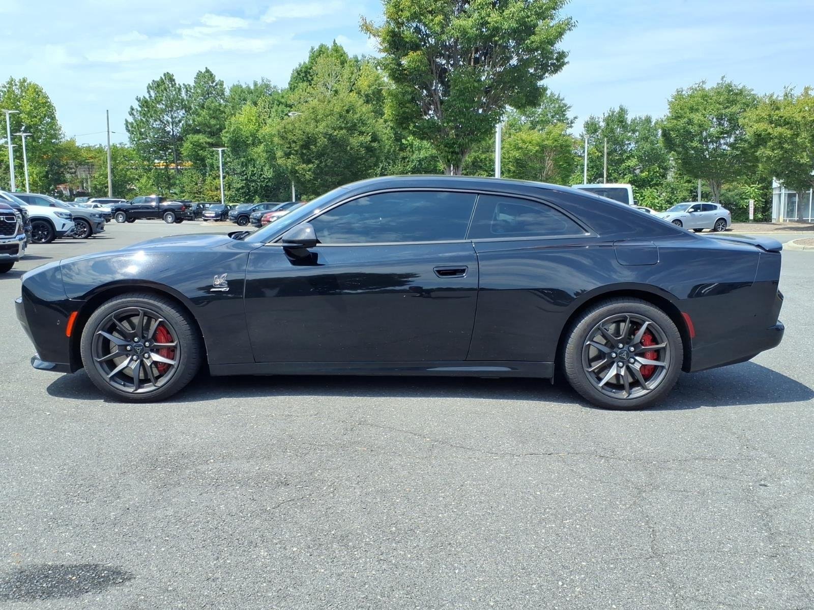 Used 2024 Diamond Black Crystal Pearlcoat Dodge Scat Pack image 3