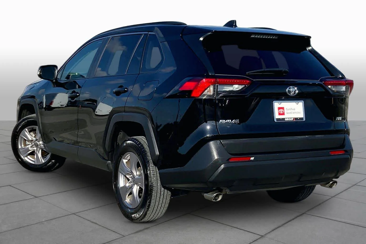 Used 2025 Midnight Black Metallic Toyota XLE image 12