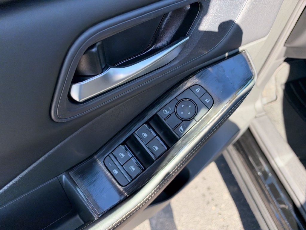 New 2027 Black Nissan SV image 11
