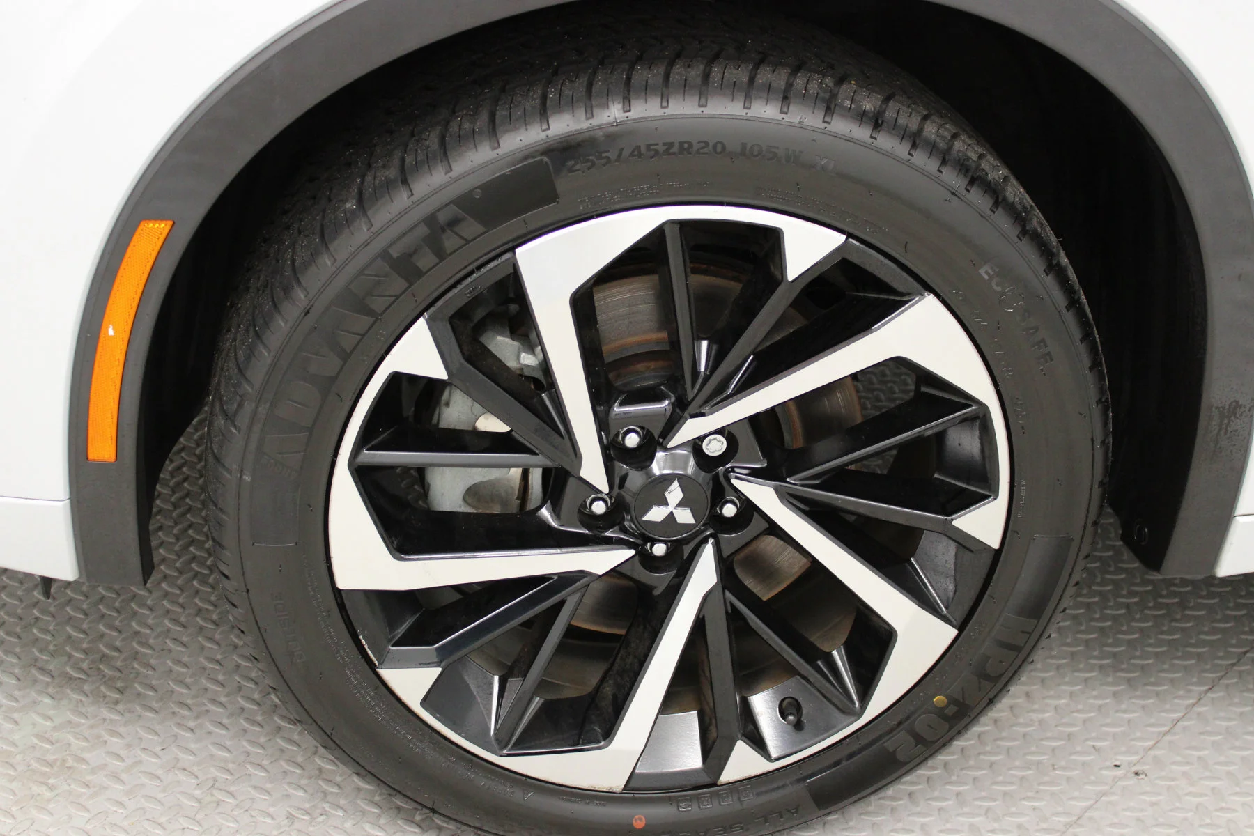 Used 2023 White DIAMOND Mitsubishi SEL 2.5 2WD image 24