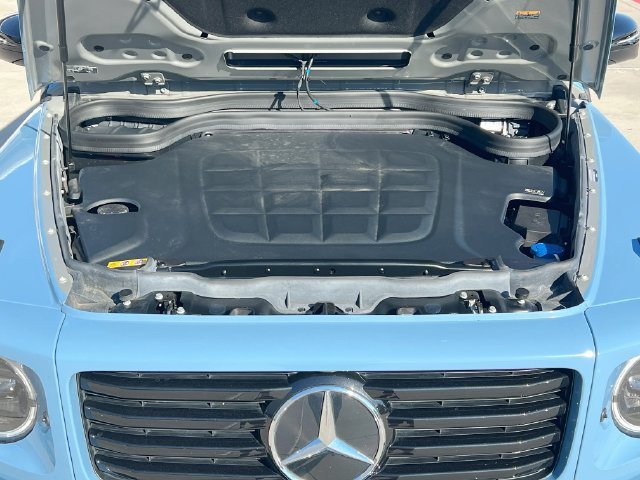 Certified Used 2025 Gray Mercedes-Benz G 580 image 32