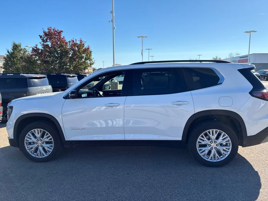 Used 2026 White GMC Elevation image 5
