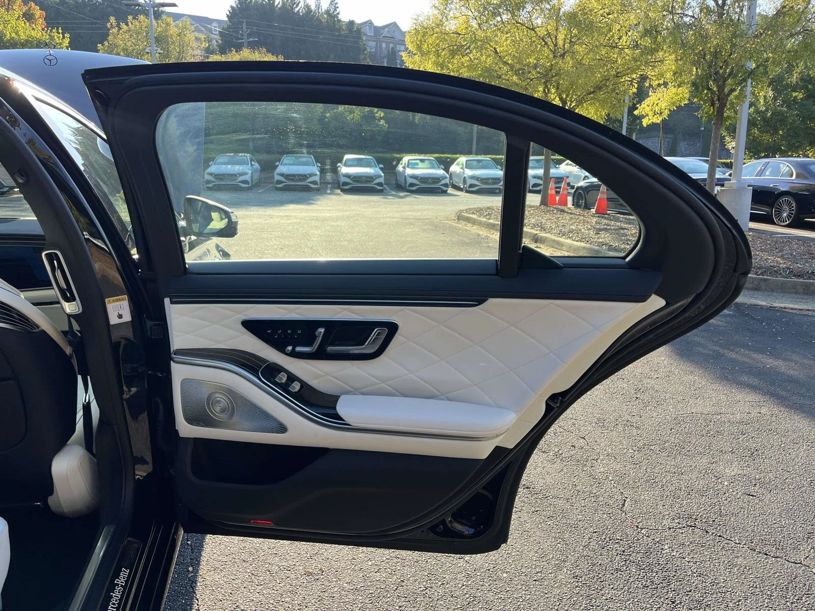 New 2027 Obsidian Black Metallic Mercedes-Benz S 580 4MATIC® Sedan image 43