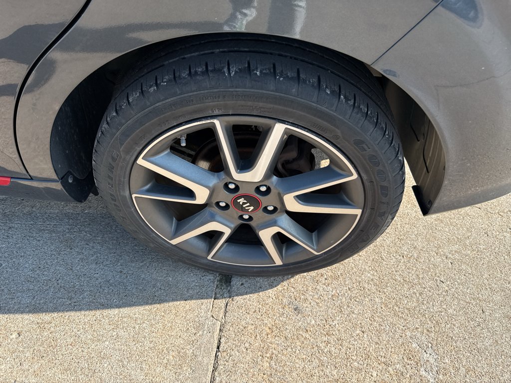 Used 2020 Gravity Grey Kia GT-Line image 10