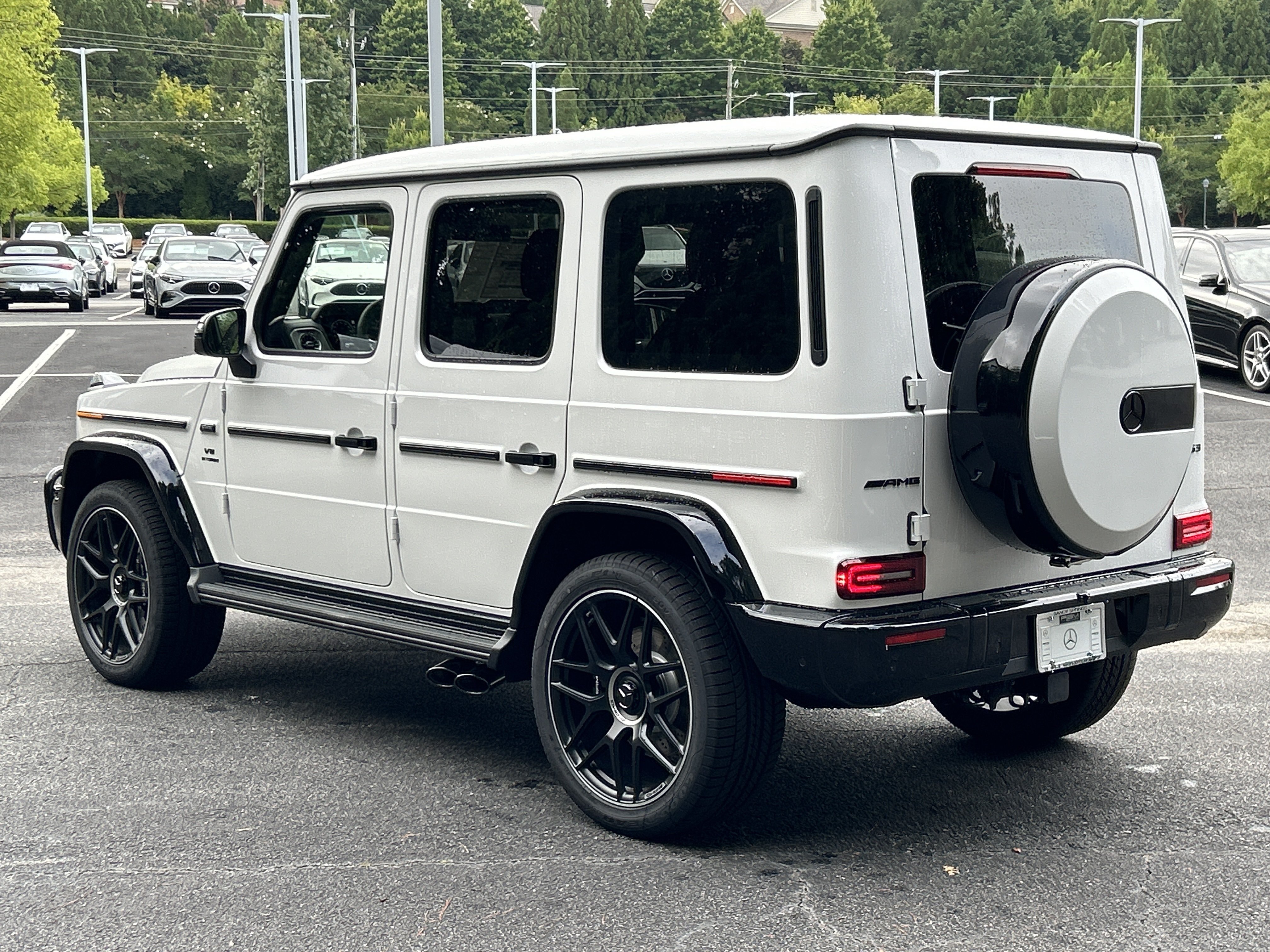 New 2027 MANUFAKTUR Moonlight White Metallic Mercedes-Benz AMG® G 63 SUV image 11