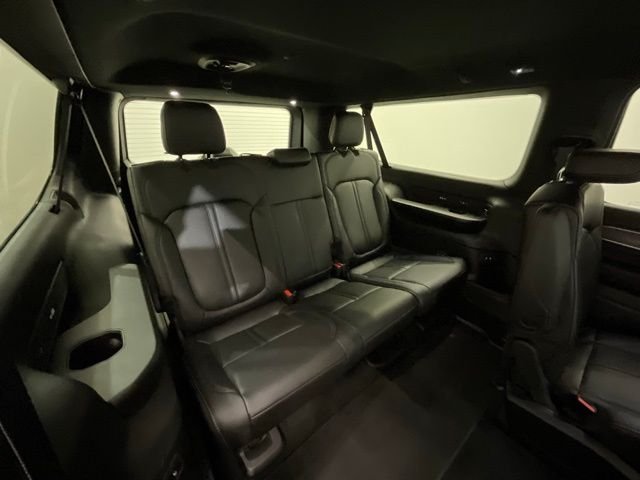 New 2026 Baltic-Gray Metallic Clear-Coat Exterior Paint Jeep  image 26