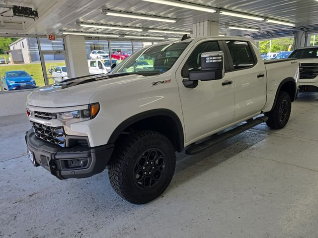 Used 2024 White Chevrolet ZR2 image 2