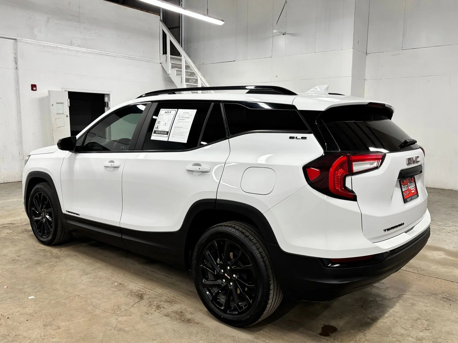Used 2024 White GMC SLE image 5