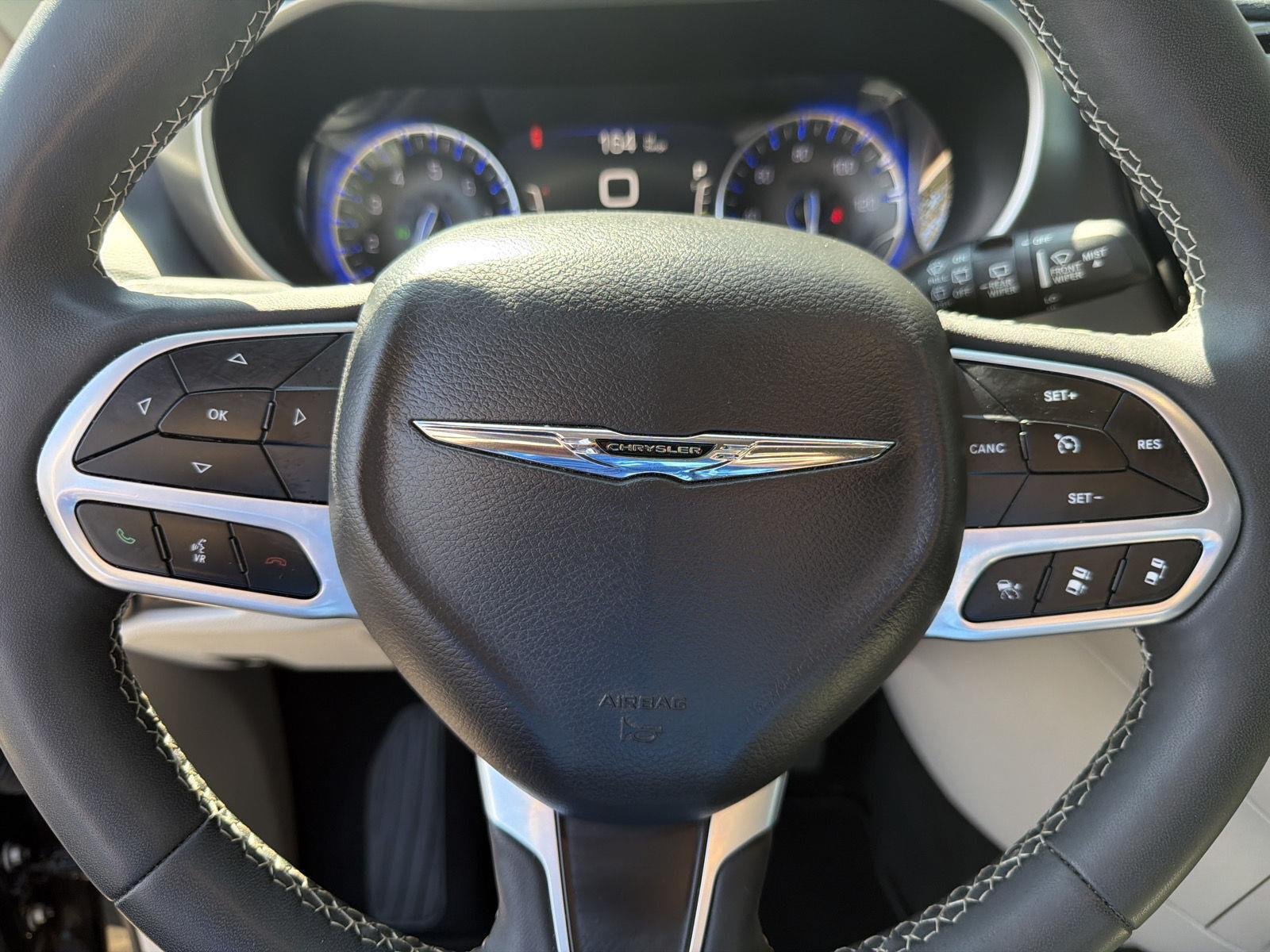 2024 Chrysler Pacifica Touring L - Photo 21