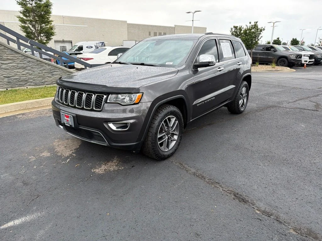 Used 2020 Gray Jeep Limited image 3