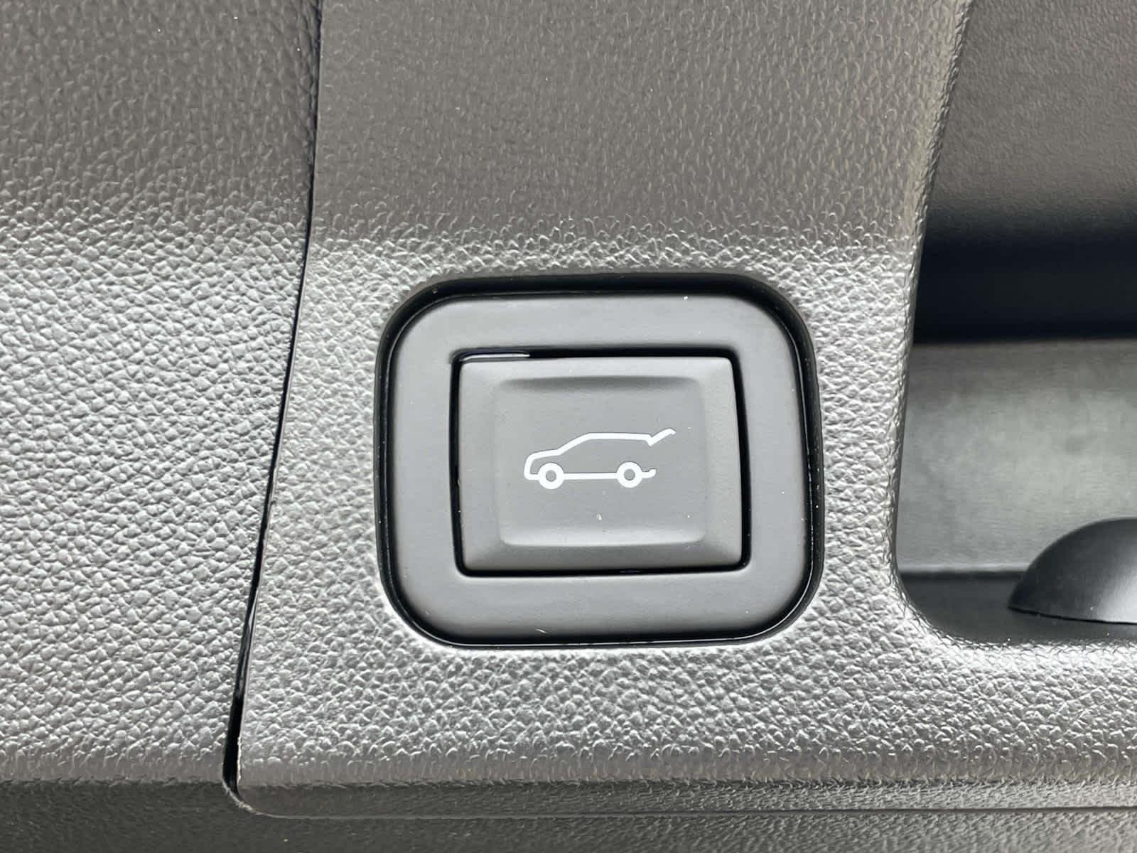Used 2023 WHITE FROST TRICOAT GMC Denali image 27