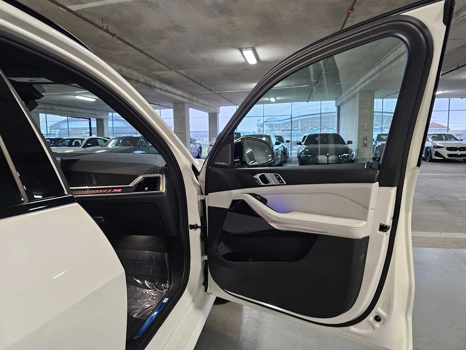 New 2026 Alpine White BMW xDrive50e image 30