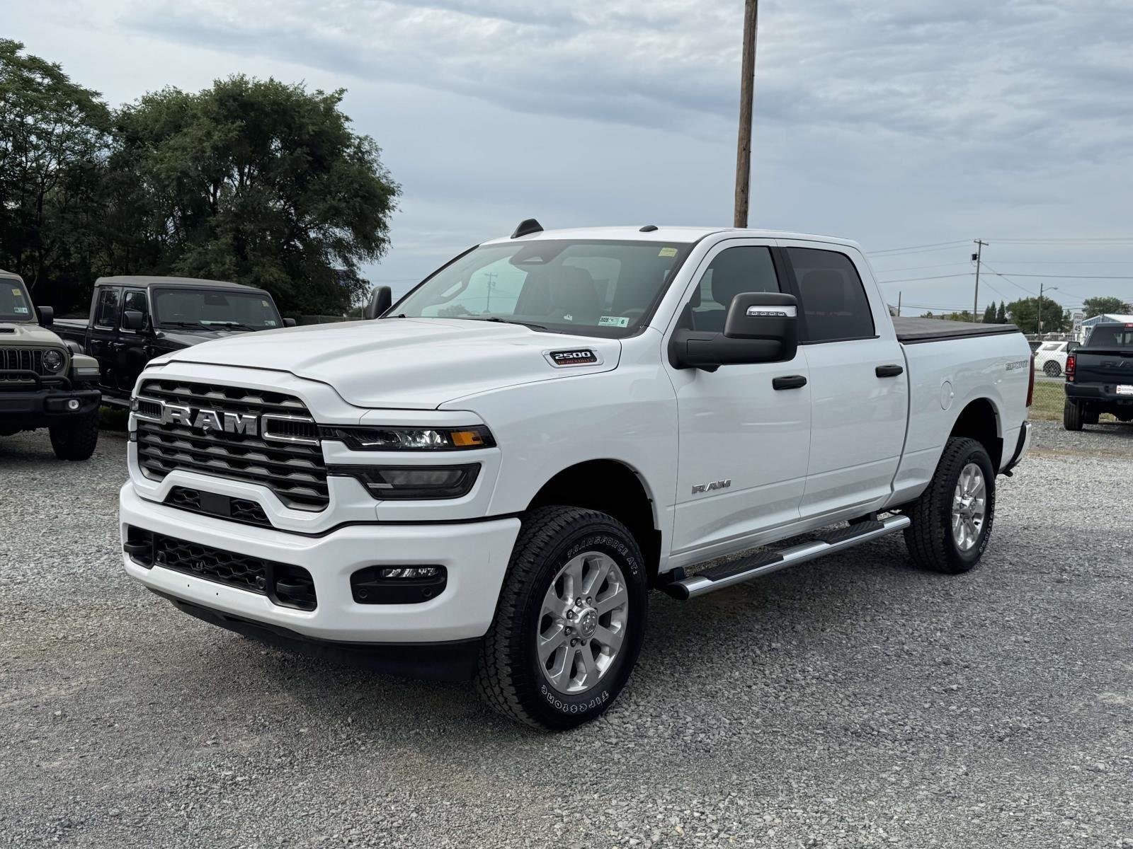 New 2026 Bright White Clear-Coat Exterior Paint RAM Big Horn image 27