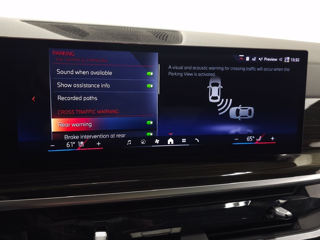 Used 2024 White BMW xDrive40i image 25