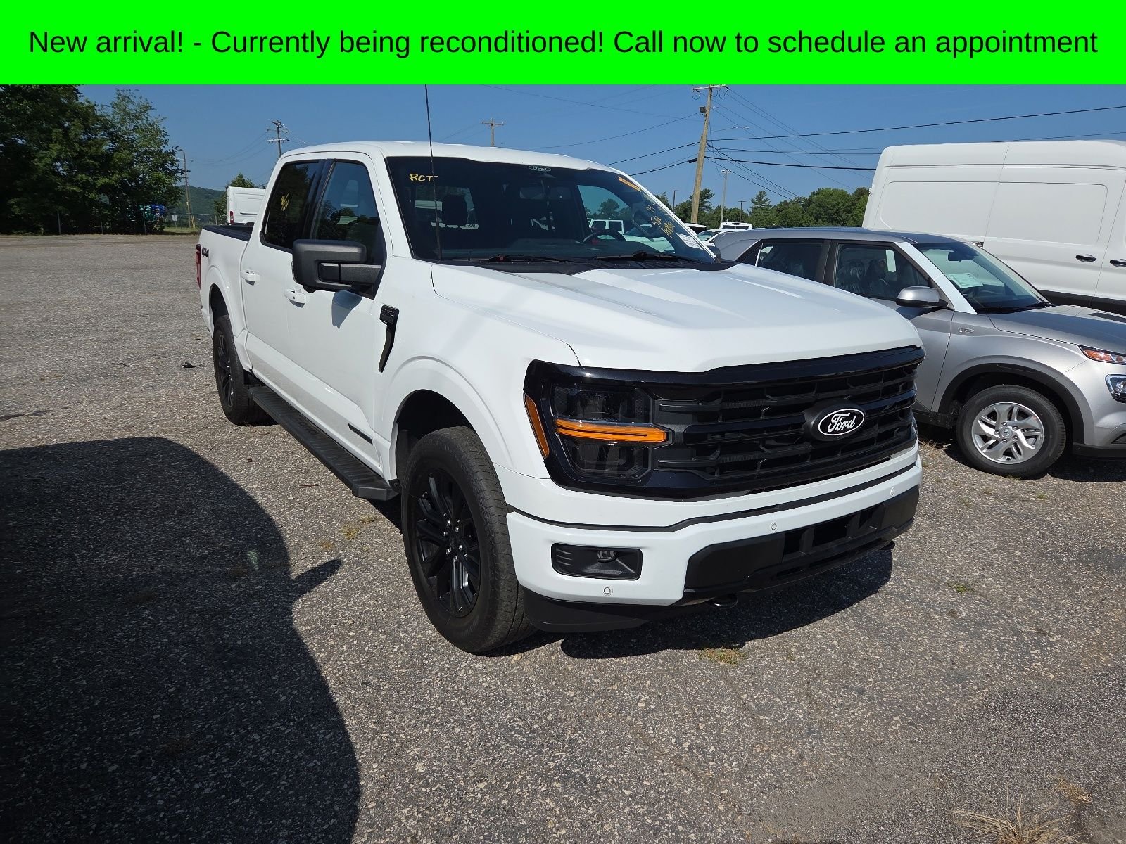 Used 2024 Oxford White Ford XLT image 2
