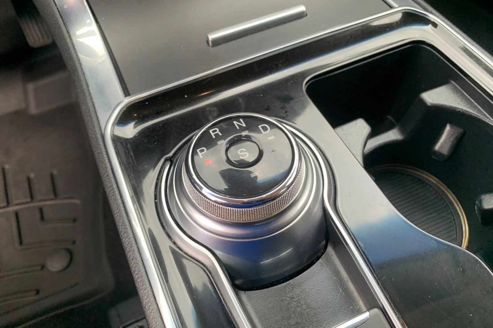 Used 2020 White Ford Titanium image 27