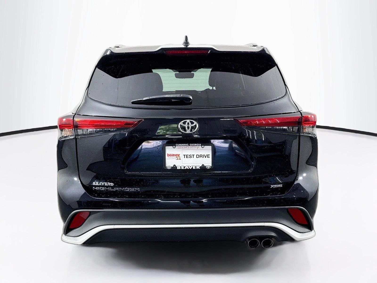 Used 2022 Midnight Black Metallic Toyota XSE image 11