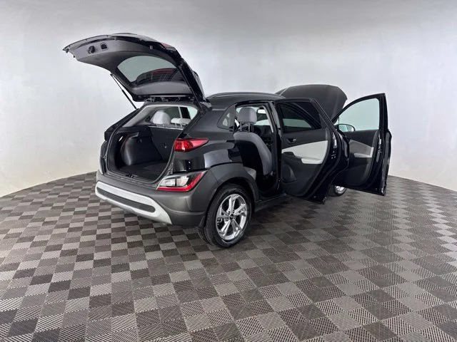 Used 2023 Black Hyundai SEL image 20