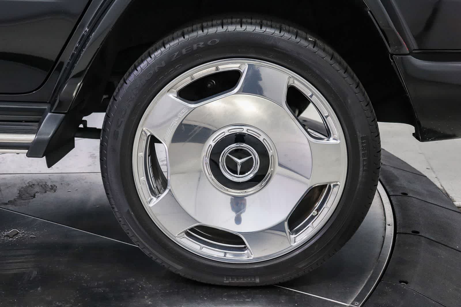 Used 2025 Obsidian Black Metallic Mercedes-Benz G 550 image 10